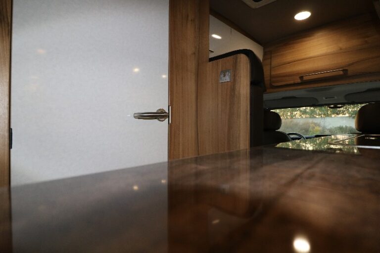 avtobudinok ford 9 768x512