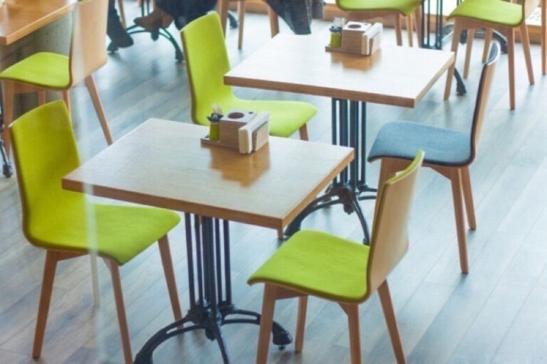 restoran nom nom 11 768x512