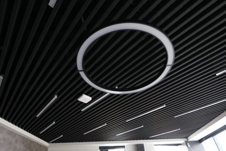 povstyani steli hunter douglas 7 768x512