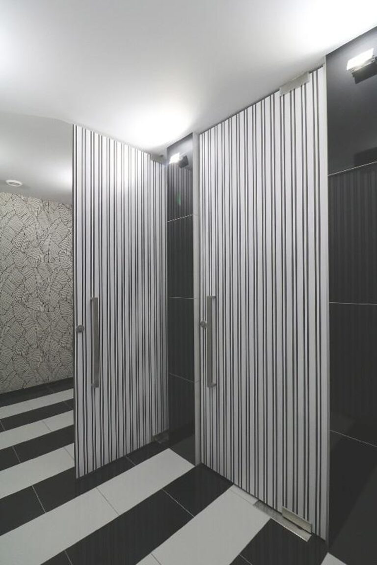 stk u trts insilver 8 768x1151