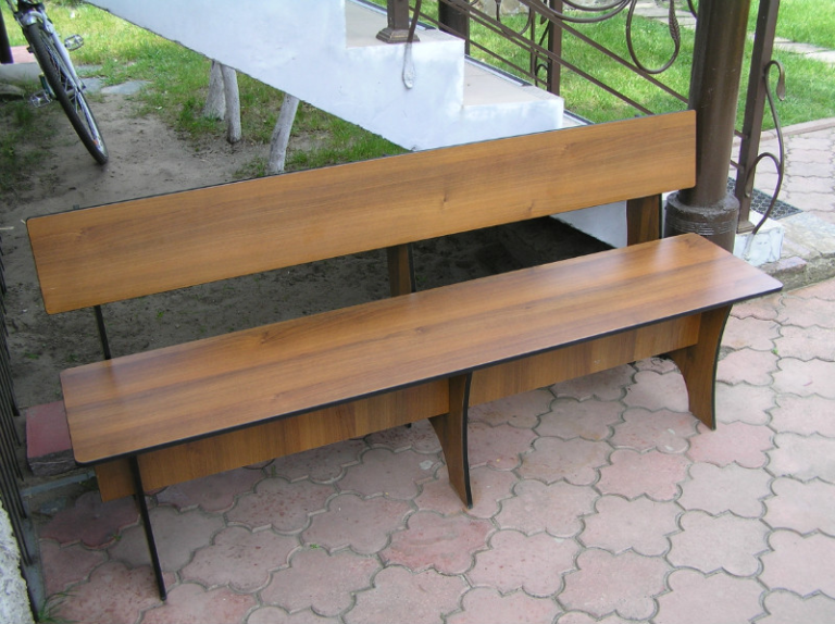 stoliki na vulitsyu 2 768x574