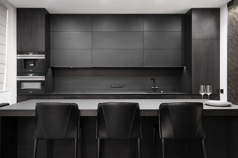 object black 1 768x512